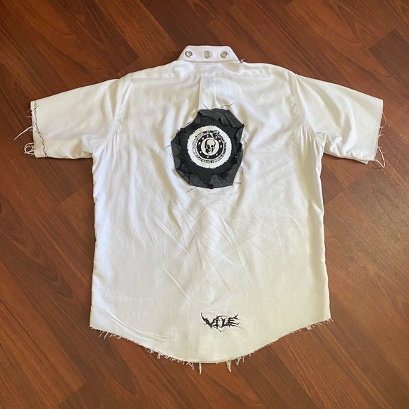 1 of 1 Distressed Sunday Shirt - Picture 4 of 4